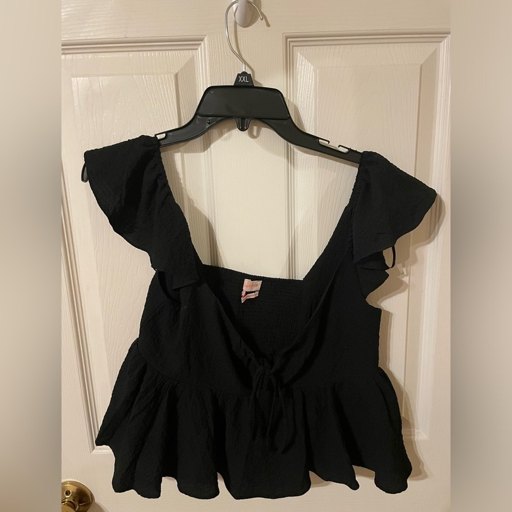 Black Urban Outfitters Medium Top